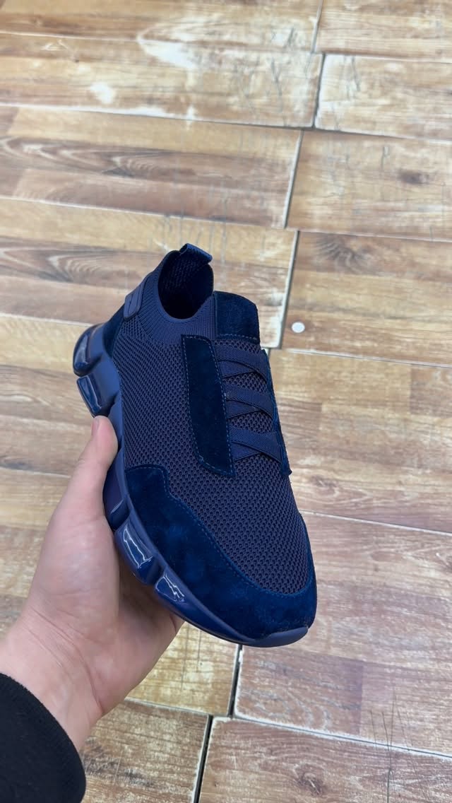 Men's Sporty Style Slip-on Sneakers