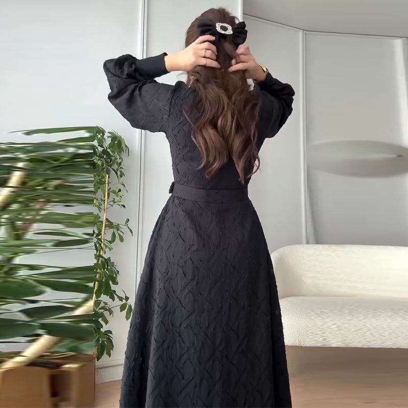 Slim-Fit Long-Sleeved Solid Color Dress