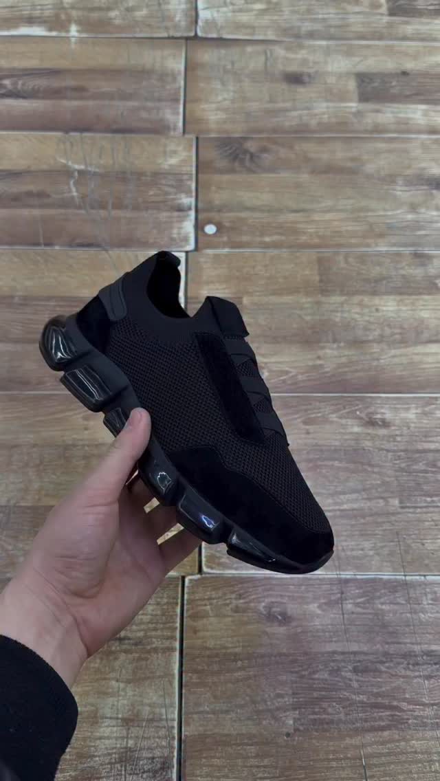Men's Sporty Style Slip-on Sneakers