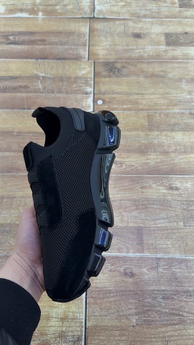 Men's Sporty Style Slip-on Sneakers