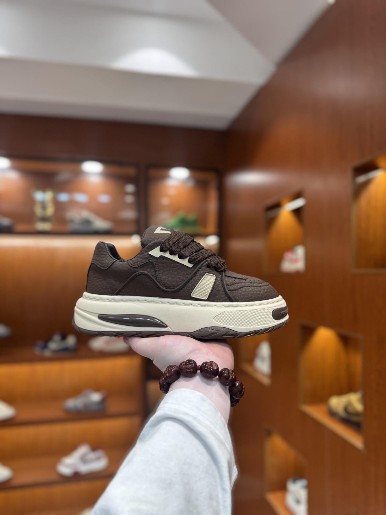 Mem's Casual Shoes