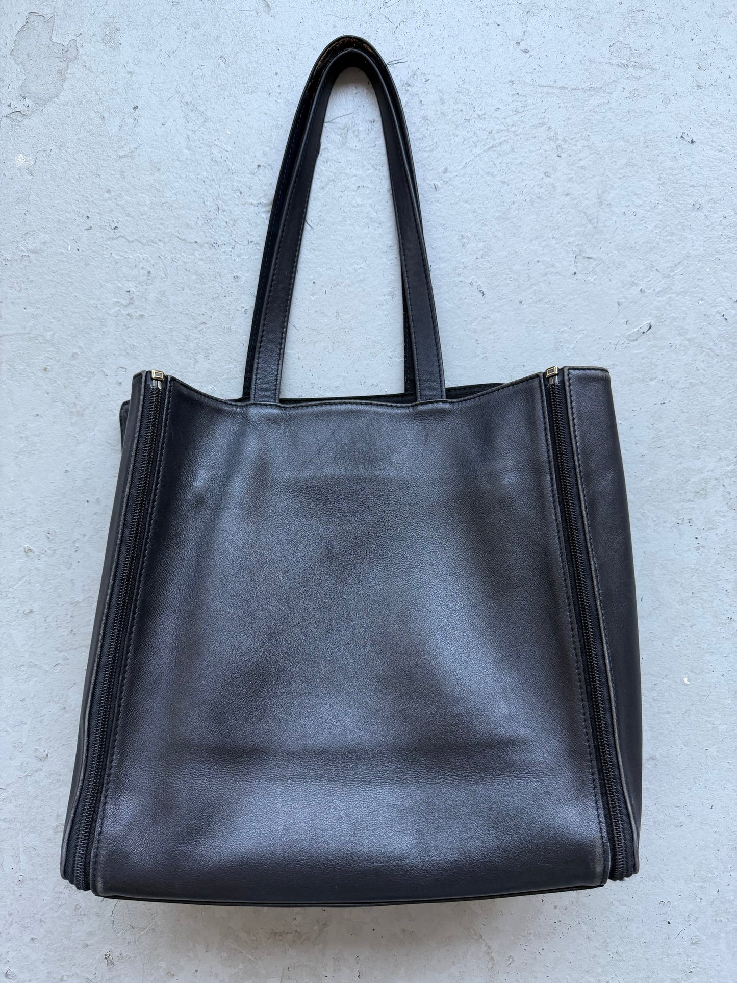 Black Zip Leather Bag