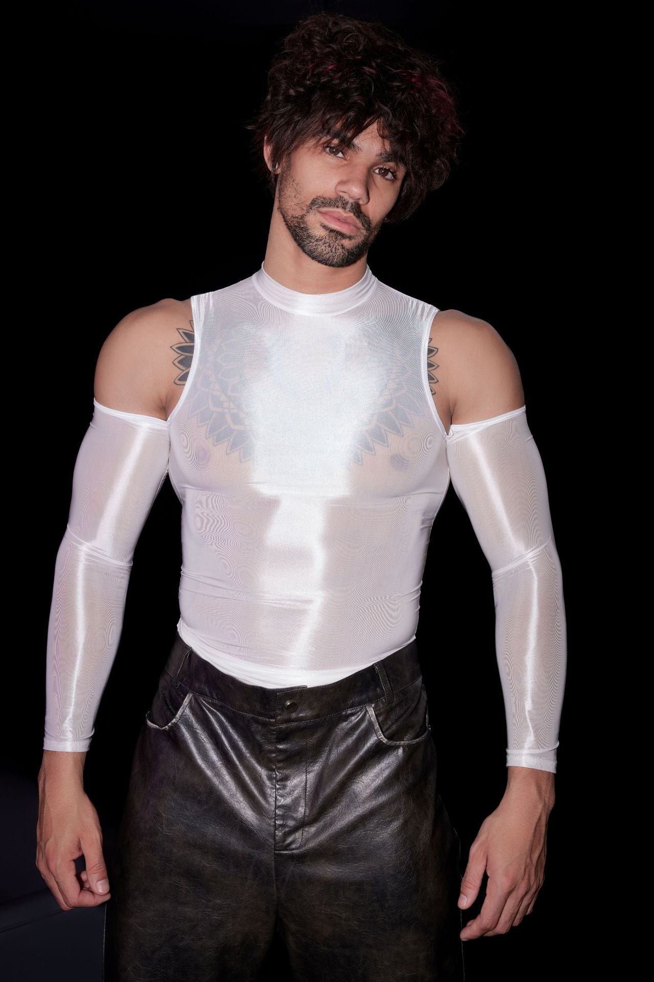 Cold‑Shoulder Servo Liquid Metal Top